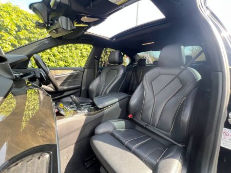 2018 BMW 5 Series - photo 2