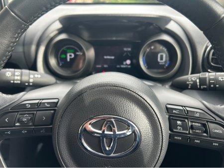 2023 Toyota Yaris Cross - thumbnail 8