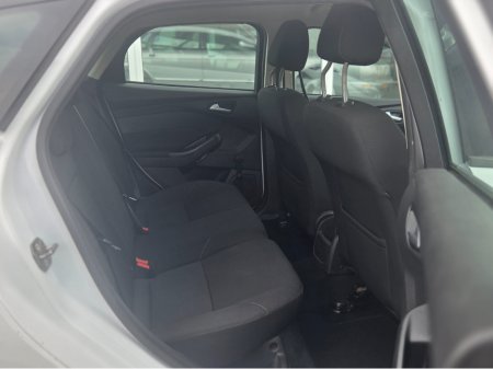 2015 Ford Focus - thumbnail 6