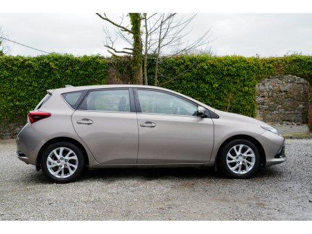 2016 Toyota Auris - thumbnail 16