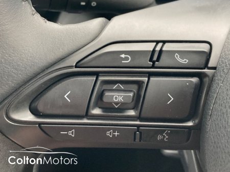 2024 Toyota Yaris Cross 1.5 Hybrid Luna €27,950 thumbnail