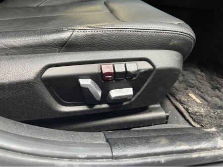 2018 BMW 3 Series - thumbnail 12