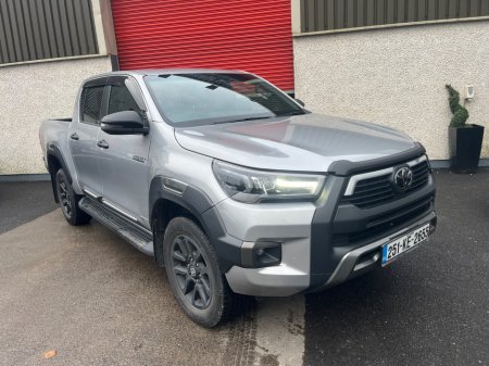 2025 Toyota Hilux - thumbnail 2