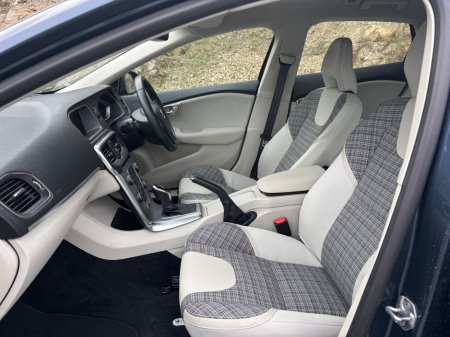 2019 Volvo V40 - thumbnail 8