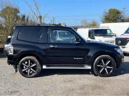 2016 Mitsubishi Shogun - thumbnail 10