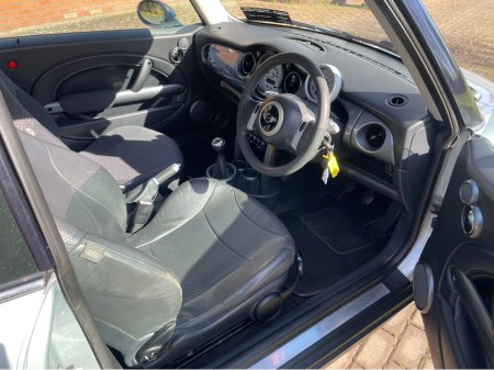 2004 MINI Hatch - thumbnail 11