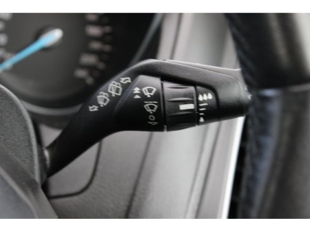 2018 Ford Focus - thumbnail 24