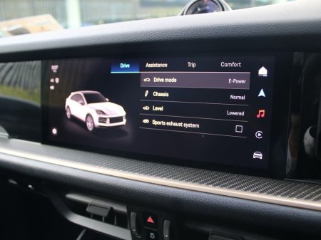 2024 Porsche Cayenne E-Hybrid Coupe €105,000 thumbnail