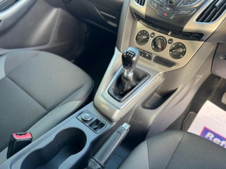 2012 Ford Focus - thumbnail 10