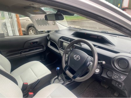 2017 Toyota Aqua 1.5 DAA-NHP10 5DR AUTO €9,950 thumbnail
