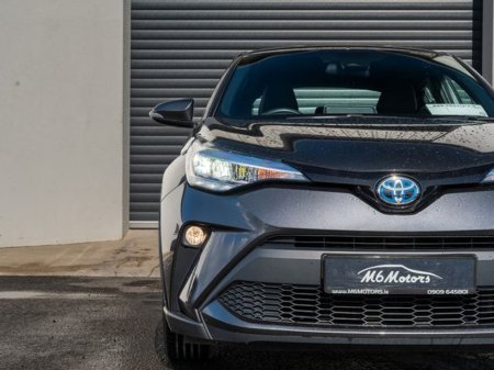 2023 Toyota C-HR - thumbnail 3