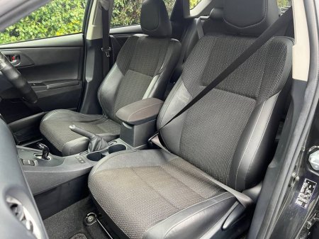 2016 Toyota Auris - thumbnail 6