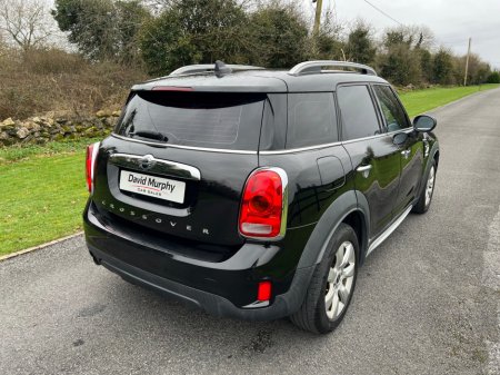 2016 MINI Cooper Crossover €15,950 thumbnail