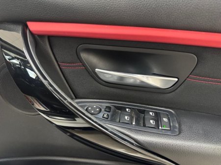 2015 BMW 3 Series - thumbnail 12