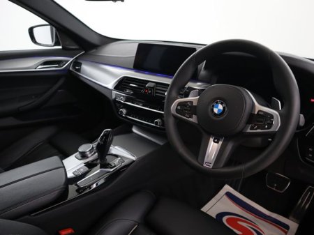 2019 BMW 5 Series - thumbnail 9