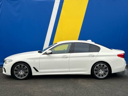 2017 BMW 5 Series 523d M-SPORT 2.0 AUTO // HEADS-UP DISPLAY // LEATHER HEATED & POWERED SEATS // FULL SERVICE HISTORY €25,900