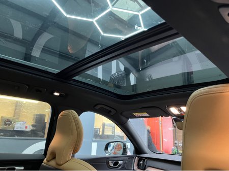 2024 Volvo XC60 €54950! 2024 VOLVO XC60 T6 RECHARGE ULTIMATE AWD  / CRUISE CONTROL / 360° PARKING CAMERA / ELECTRIC MEMORY & HEATED SEATS / REAR HEATED SEATS / PANORAMIC SUNROOF / HEATED STEERING WHEEL €54,950 thumbnail