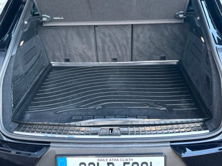 2022 Porsche Cayenne Coupe 3.0 V6 e-hybrid €73,995 thumbnail