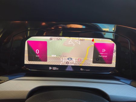 2022 Volkswagen Golf 2.0 TDI 115HP Life €24,950 thumbnail