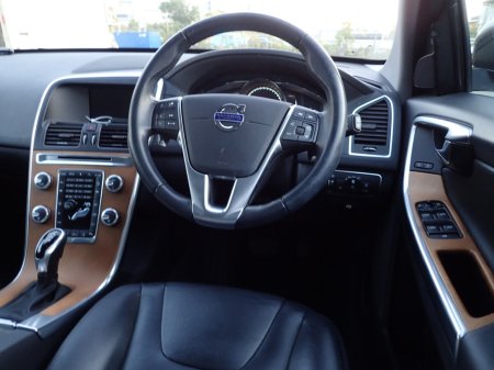 2017 Volvo XC60 - thumbnail 8