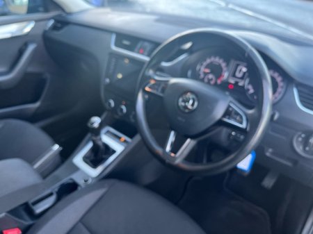 2019 Skoda Octavia C AMBITION 1.6 TDI 115HP 4DR thumbnail