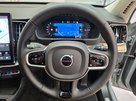 2025 Volvo XC90 - thumbnail 11