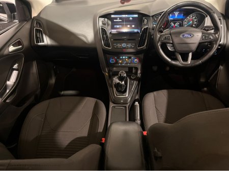 2016 Ford Focus - thumbnail 12