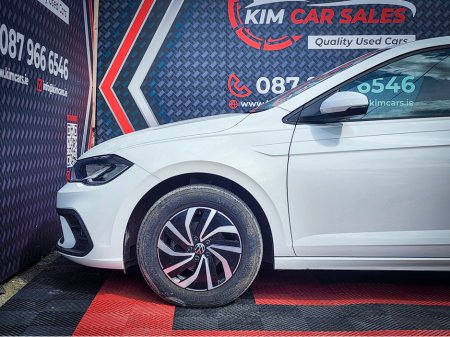 2023 Volkswagen Polo LIFE 1.0 TSI 95BHP MANUAL 5SPEED 5DR €19,950 thumbnail