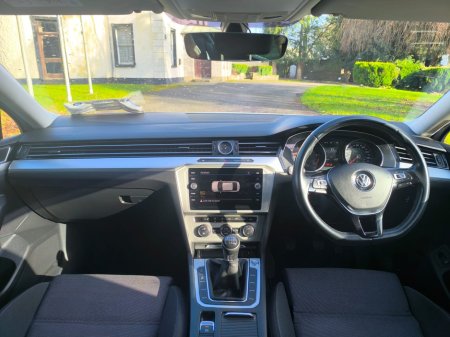 2018 Volkswagen Passat - thumbnail 18