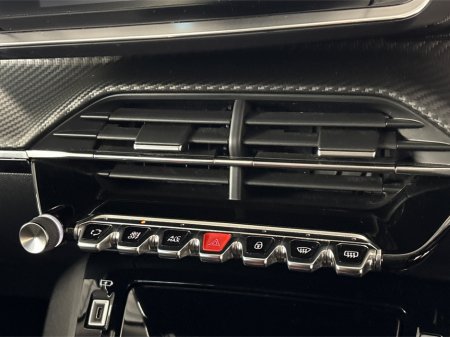 2022 Peugeot 2008 - thumbnail 21