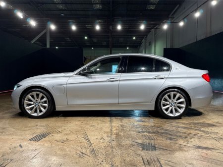 2016 BMW 3 Series - thumbnail 6