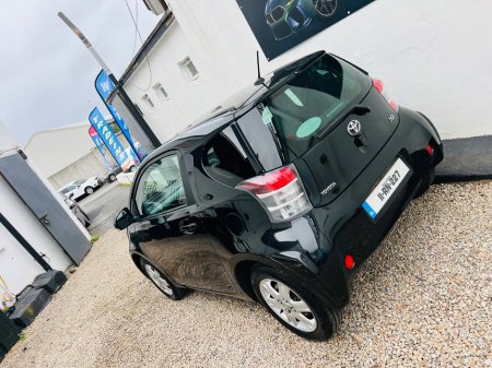 2011 Toyota iQ - thumbnail 3