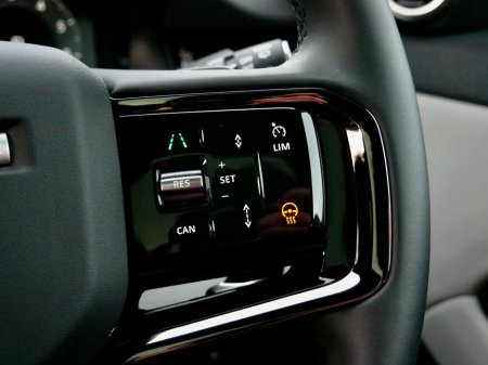 2025 Land Rover Range Rover Evoque 1.5 I3 PHEV 269 PS Dynamic SE €59,950 thumbnail