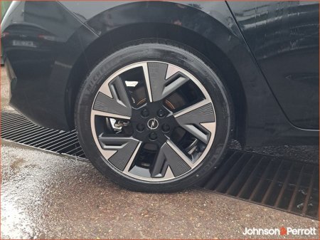 2025 Opel Astra SC 54KWh EV 155PS €26,900 thumbnail