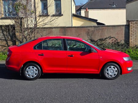 2015 Skoda Rapid - thumbnail 2