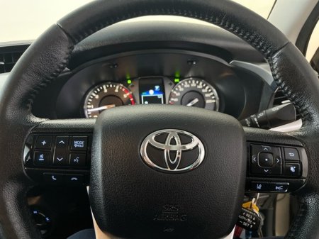 2023 Toyota Hilux - thumbnail 14
