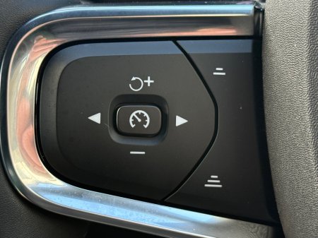 2022 Volvo XC40 - thumbnail 21