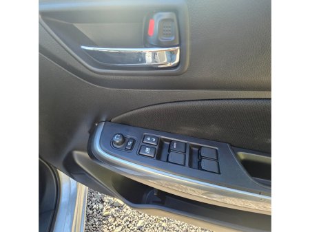 2017 Suzuki Swift 1.2 GLX Automatic €11,950 thumbnail