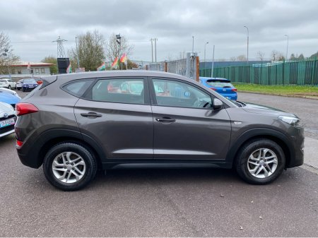 2017 Hyundai Tucson - thumbnail 3