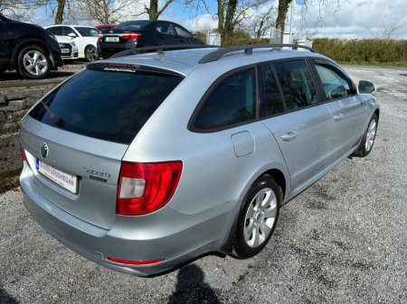 2013 Skoda Superb - thumbnail 2