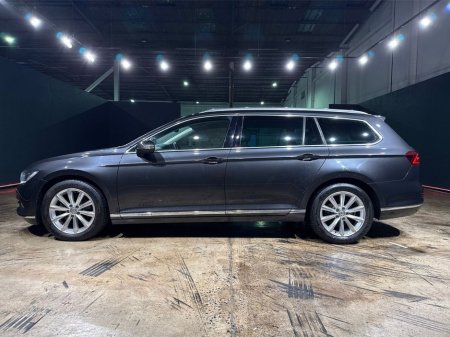 2018 Volkswagen Passat ESTATE - 1.4L TSI AUTOMATIC - HALF LEATHER UPHOLSTERY - REVERSE CAMERA/PARKING RADAR - CRUISE CONTROL €20,950 thumbnail
