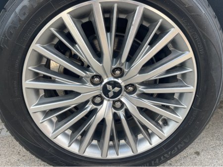 2020 Mitsubishi Outlander HYBRID 2.4 PHEV AUTOMATIC 5DR MODEL  www.bolandscarcentre.ie €22,900 thumbnail