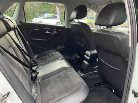 2016 Volkswagen Polo HIGHLINE 1.2 TSI AUTO // FULL SERVICE HISTORY // LEATHER/ALCANTARA HEATED SEATS // REVERSE CAMERA €13,900 thumbnail