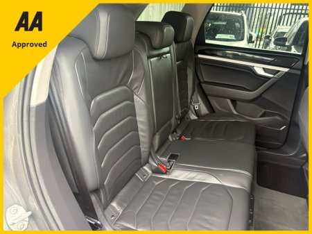 2019 Volkswagen Touareg - thumbnail 13