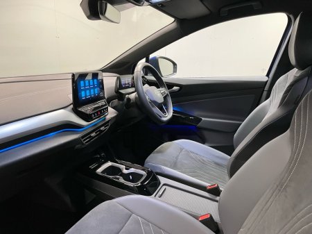2024 Volkswagen ID.4 Life DX 77kWh 174BHP - Reversing Camera - Ambient Lighting - Sat Nav - Climate Control - Heated Seats - Keyless Start - Apple CarPlay/Android Auto €32,950 thumbnail