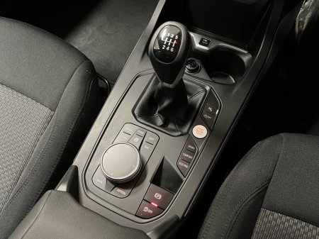 2023 BMW 1 Series 118i SE - Parking Sensors - Panoramic Sunroof - Climate Control - Cruise Control - Apple CarPlay/Android Auto €29,750