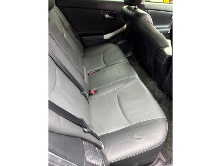 2013 Toyota Prius - thumbnail 8