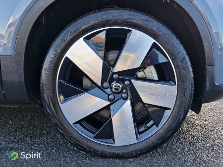 2022 Volvo XC40 - thumbnail 9