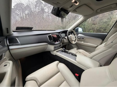 2020 Volvo XC90 MOMENTUM PRO D5 AWD AUTO *PANORAMIC SUNROOF* €35,900 thumbnail