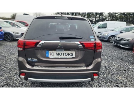 2017 Mitsubishi Outlander - thumbnail 5